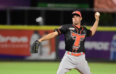  Los Toros repiten la dosis y apalean a Valdez y al Licey