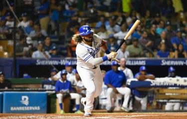  Los Tigres del Licey castigan el pitcheo oriental y logran victoria en el Quisqueya