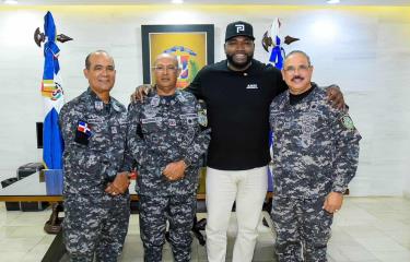  David Ortiz visita al Director general de la Policía Nacional