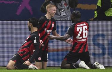  Bayern Munich sufre su primera derrota de la temporada; Frankfurt sorprende al actual campeón