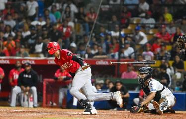  El Escogido tumba al Licey y asecha a Gigantes y Estrellas