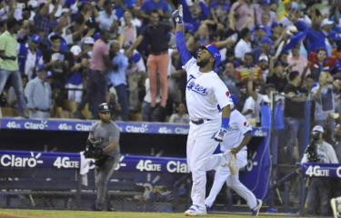  Mel Rojas funde a las Águilas y el Licey las devuelve al precipicio