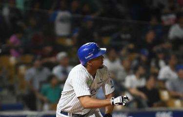  Steve Moyers doma a Los Potros y los Tigres del Licey rompen la mala racha