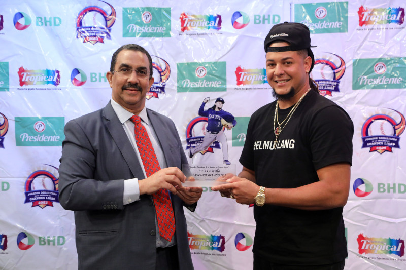  Luis Castillo gana premio al Lanzador del Año 2023 en Grandes Ligas
